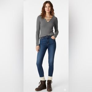 Express | Grey V Neck Ling Sleeve Knit Top Size Large